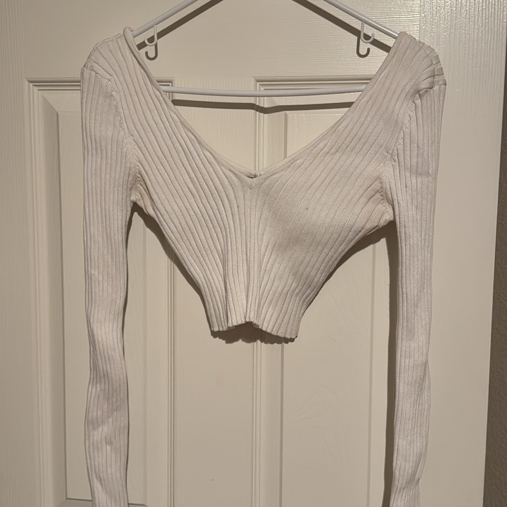 White Ribbed V-Neck Long Sleeve Crop Top